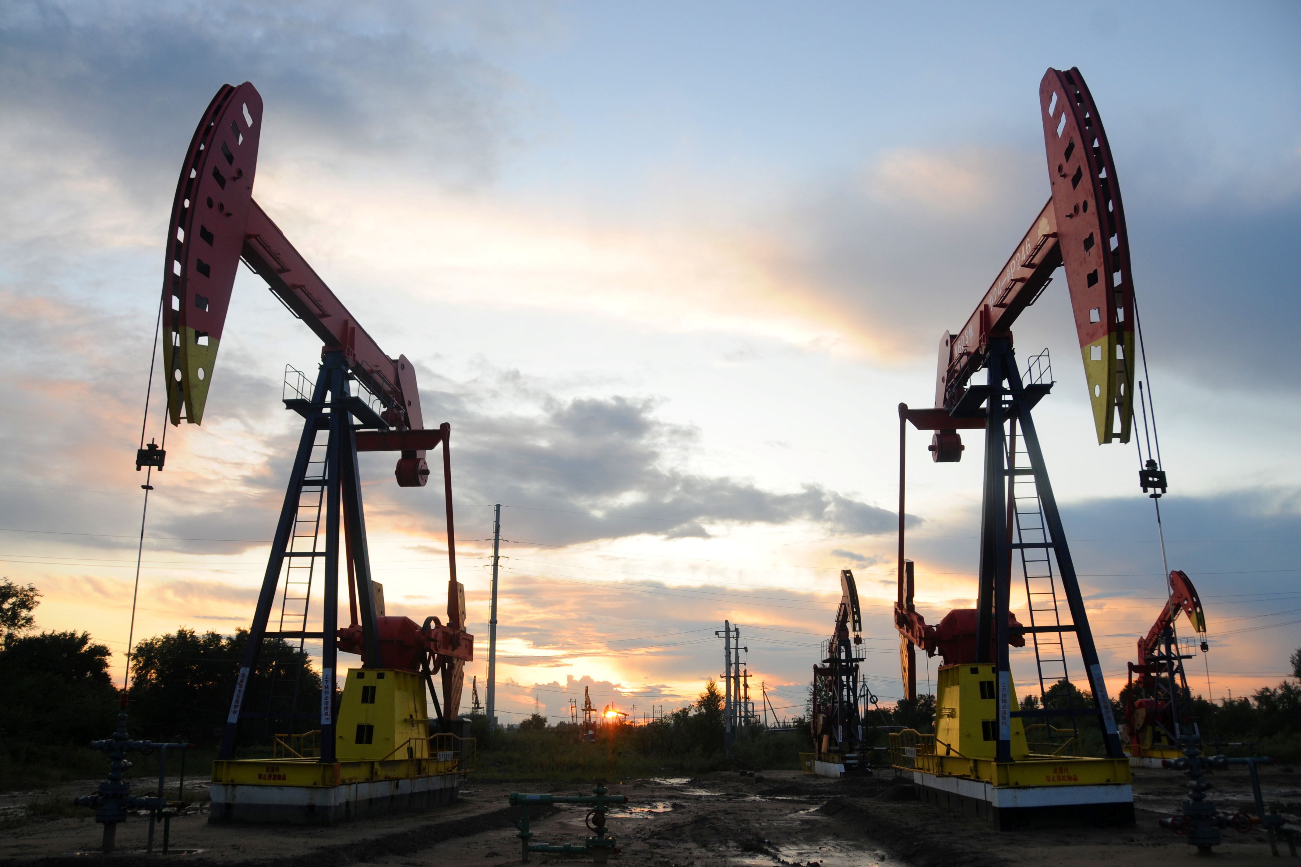Tin giả hay các yếu tố cơ bản: Điều gì đang thúc đẩy giá dầu?