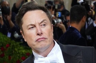 Một người hâm mộ Elon Musk lọt top tỷ phú giàu nhất thế giới nhờ đặt trọn niềm tin vào cổ phiếu Tesla