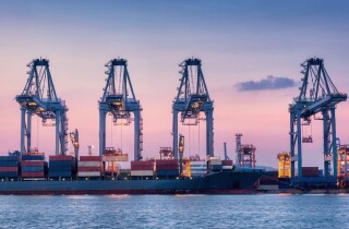 Đề xuất điều chỉnh giá dịch vụ cảng biển cho sát với quy mô đầu tư