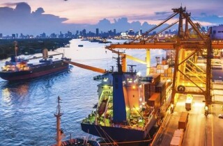 Các đối tác xuất khẩu lớn của Việt Nam đang rơi vào suy thoái, thặng dư thương mại giai đoạn tới có thể gặp áp lực