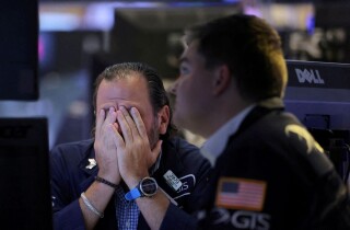 Thị trường chứng khoán Mỹ tăng giảm liên hồi, nhà đầu tư chưa hết bất an