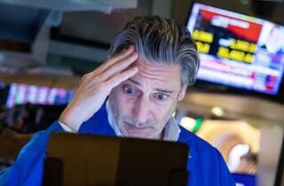 Dow Jones rớt thêm 500 điểm, thủng mốc 29.000 sau số liệu lạm phát nóng