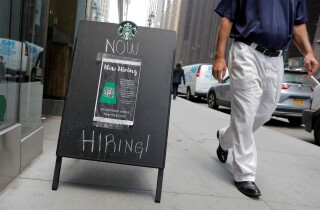 Bank of America: Mỹ sẽ sớm mất đi 175.000 việc làm mỗi tháng, rơi vào suy thoái 'nhẹ'