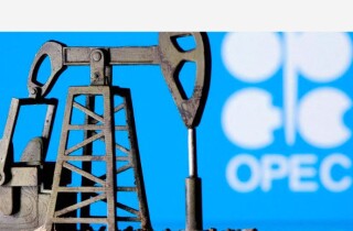 Giá xăng dầu hôm nay 1/10: Tiếp tục giảm sâu khoảng 2%