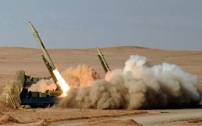Mỹ và Arab Saudi lo Iran sắp tấn công quân sự