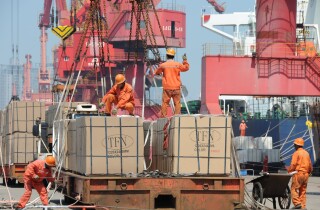 Nhu cầu hàng hoá của thế giới suy yếu, xuất khẩu của Trung Quốc bất ngờ đi xuống trong tháng 10