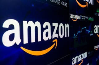 Amazon thành công ty đầu tiên trên thế giới mất 1.000 tỷ USD vốn hóa, Microsoft bám đuổi sát nút