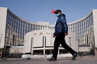 NHTW Trung Quốc tung khoản vay giá rẻ, cắt giảm dự trữ bắt buộc để cứu bất động sản, hỗ trợ nền kinh tế