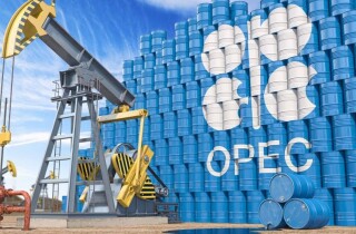 Bloomberg: Giá dầu giảm sâu, OPEC+ đang cân nhắc hạ thêm sản lượng