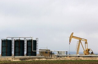 Giá xăng dầu hôm nay 14/11: Duy trì xu hướng tăng giá