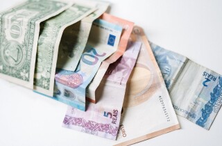 Tỷ giá ngoại tệ hôm nay 30/11: Yen Nhật, bảng Anh, đô la Úc biến động trái chiều