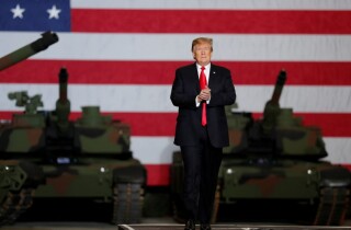 Cựu Tổng thống Trump cảnh báo: Mỹ gửi xe tăng tới Ukraine sẽ gây ra chiến tranh hạt nhân