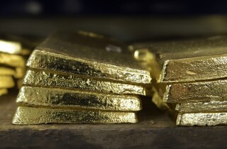 Giá vàng hôm nay 25/2: Vàng miếng SJC 76,5 triệu đồng/lượng mua vào
