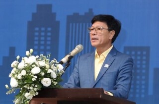 Chủ tịch Địa ốc Hoàng Quân Trương Anh Tuấn muốn mua 2 triệu cp HQC