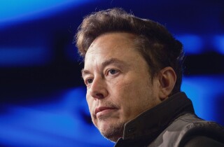 Lần đầu tiên sau 9 tháng, Elon Musk không còn là người giàu nhất thế giới