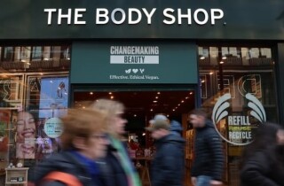 The Body Shop phá sản: Nhân viên ra đường, chi nhánh vỡ nợ, sụp đổ dây chuyền có thể lan rộng