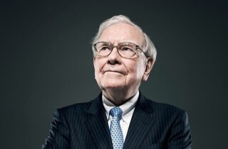 Các CEO nhận lương chục triệu USD, tại sao Warren Buffett chỉ nhận 100.000 USD trong suốt 40 năm?