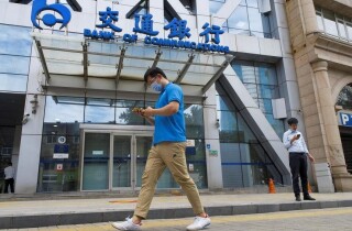 Khủng hoảng bất động sản lan sang các ngân hàng lớn nhất Trung Quốc
