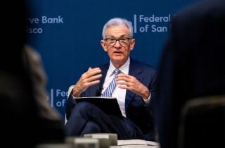 Chủ tịch Powell tái khẳng định Fed sẽ không vội vã hạ lãi suất