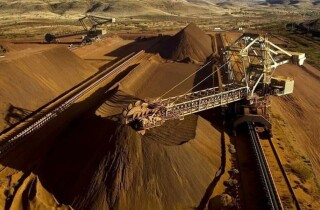 Giá quặng sắt đạt đỉnh 7 tuần vì nguy cơ gián đoạn nguồn cung