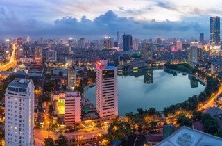 Thu nhập bình quân đầu người của Hà Nội gấp ba lần sau 10 năm, vượt TP HCM