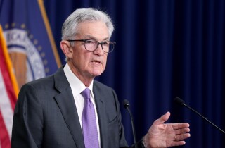 Fed giữ nguyên lãi suất như dự đoán, thừa nhận khó khăn trong cuộc chiến chống lạm phát