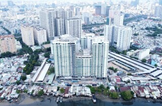 Lượng tiêu thụ căn hộ khu vực TP HCM tăng gần gấp đôi, giá cao nhất 337 triệu/m2
