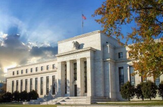Khảo sát của Fed: Nền kinh tế Mỹ có dấu hiệu hạ nhiệt, hoạt động tuyển dụng, lạm phát giảm tốc