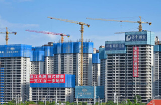Dòng tiền của các nhà phát triển bất động sản Trung Quốc đã giảm hơn 20%